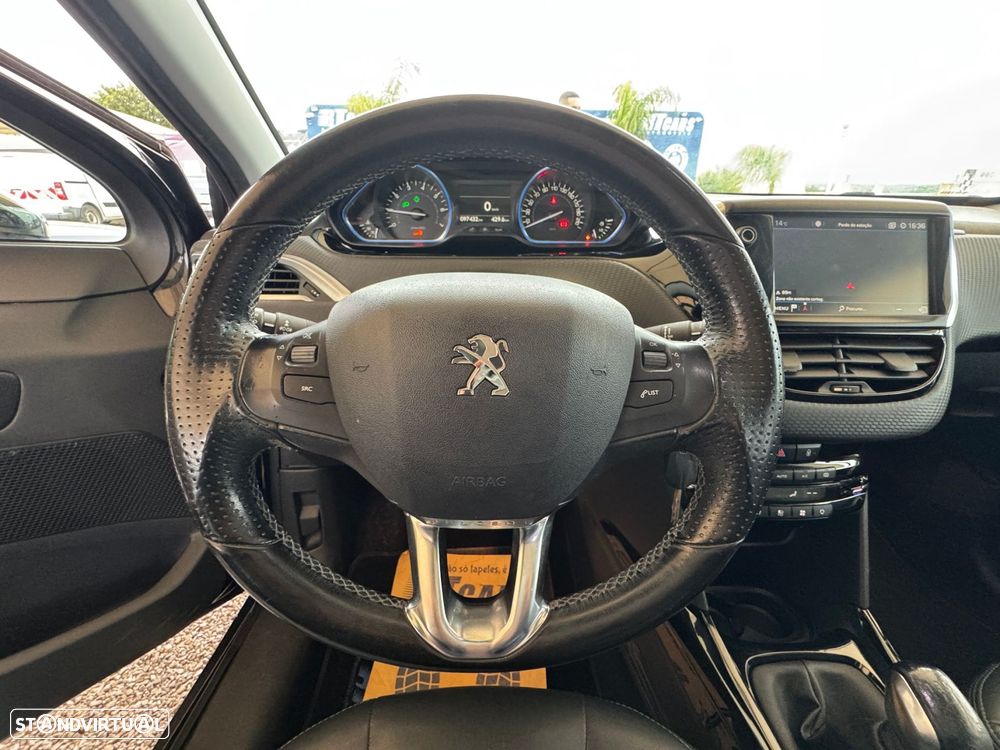 Peugeot 2008 1.2 PureTech Allure - 13