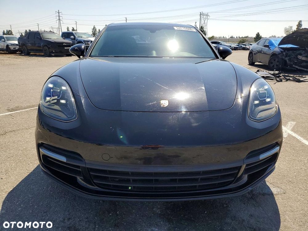 Porsche Panamera - 5
