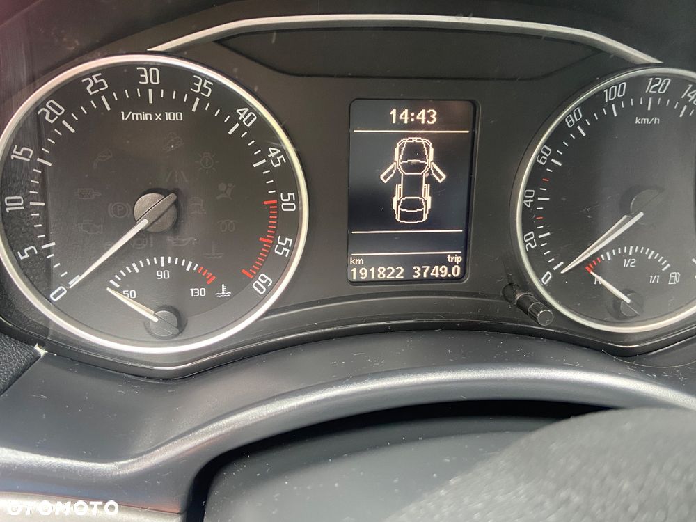 Skoda Octavia 2.0 TDI Ambiente - 8