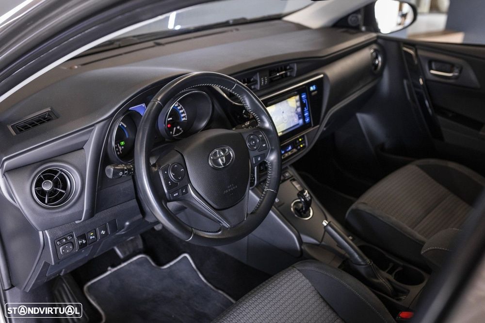 Toyota Auris Touring Sports 1.8 HSD Sport+Navi - 30