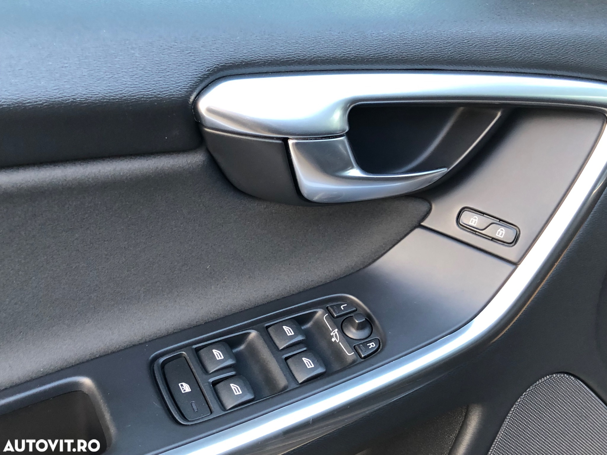 Volvo XC 60 D4 Geartronic Summum - 23