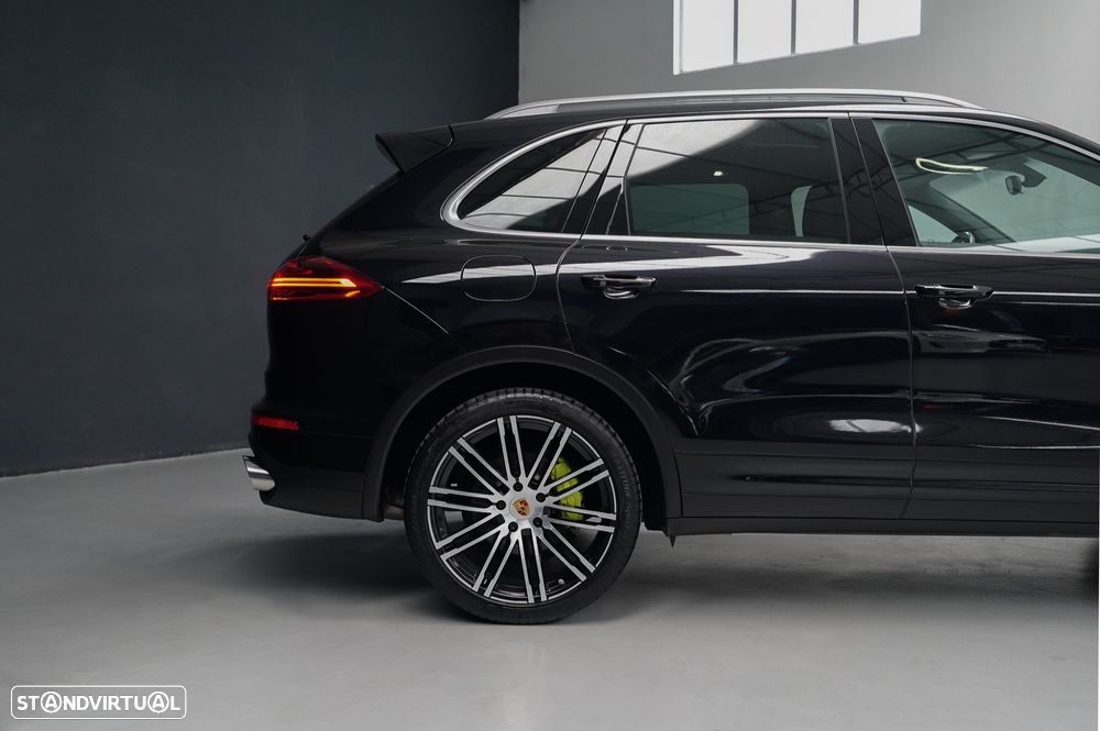 Porsche Cayenne S E-Hybrid - 15