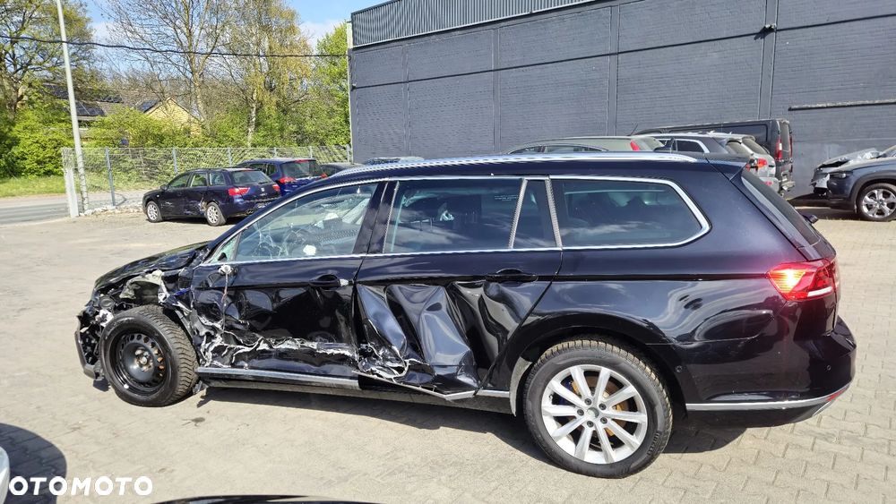 Volkswagen Passat - 4