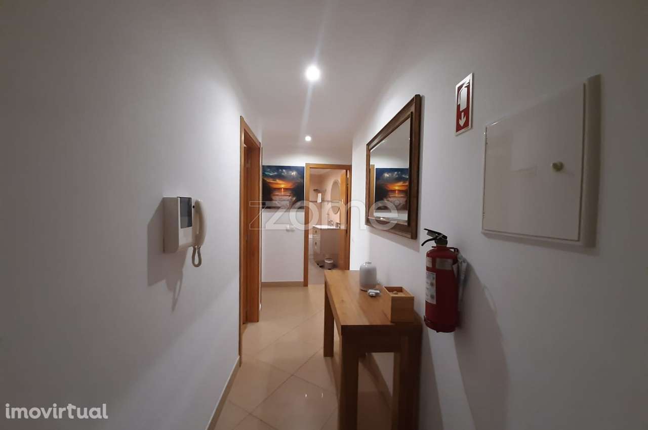 Arrenda-se T2 com Vista Mar, Terraço e Piscina - Grande imagem: 4/15