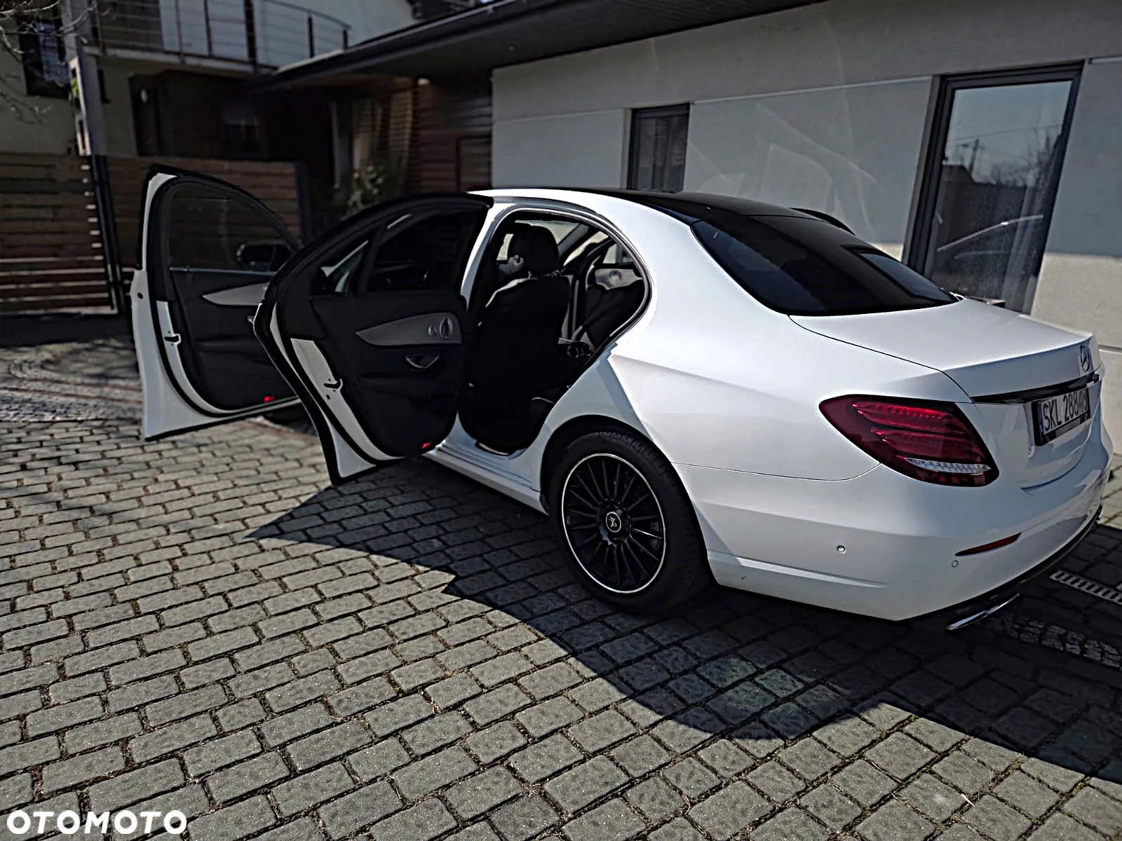 Mercedes-Benz Klasa E 220 d 9G-TRONIC - 22