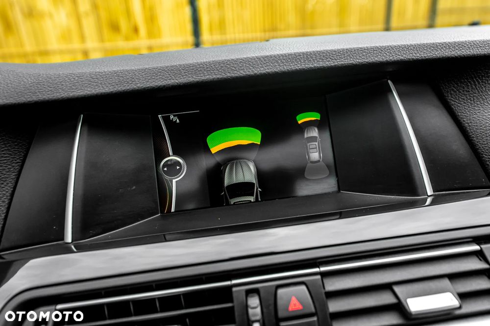 BMW Seria 5 525d Luxury Line - 35