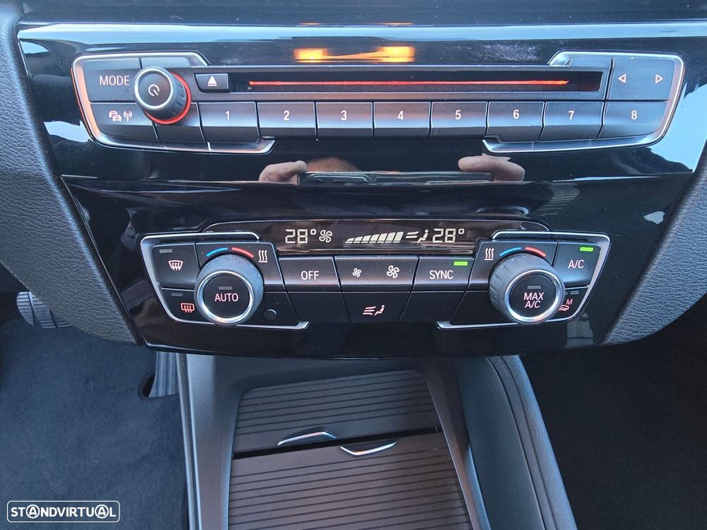 BMW X1 16 d sDrive Auto Line Sport - 34