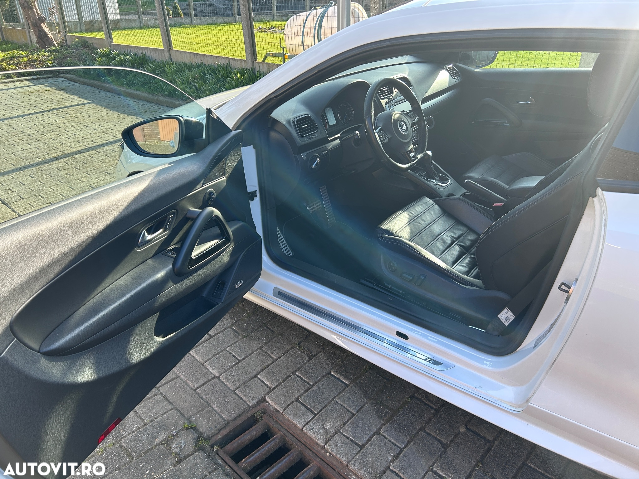 Volkswagen Scirocco R 2.0 TSI DSG - 8