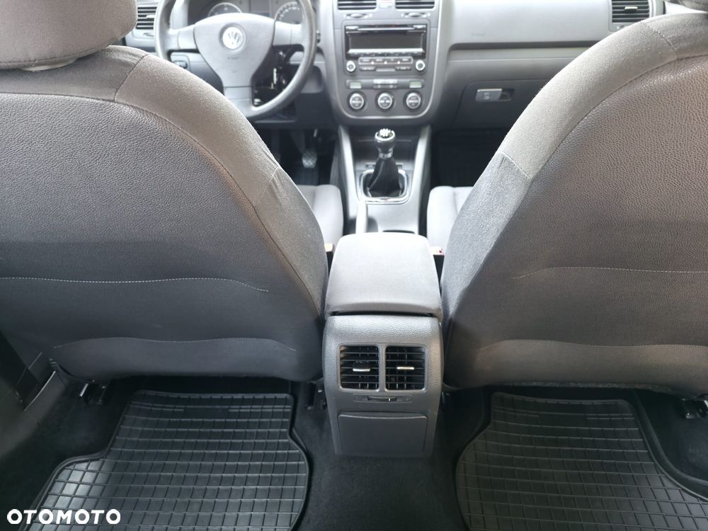 Volkswagen Golf - 10