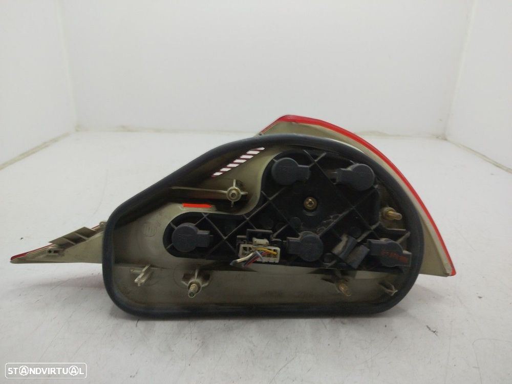 Farolim Stop Esq Lancia Y (840_) - 4