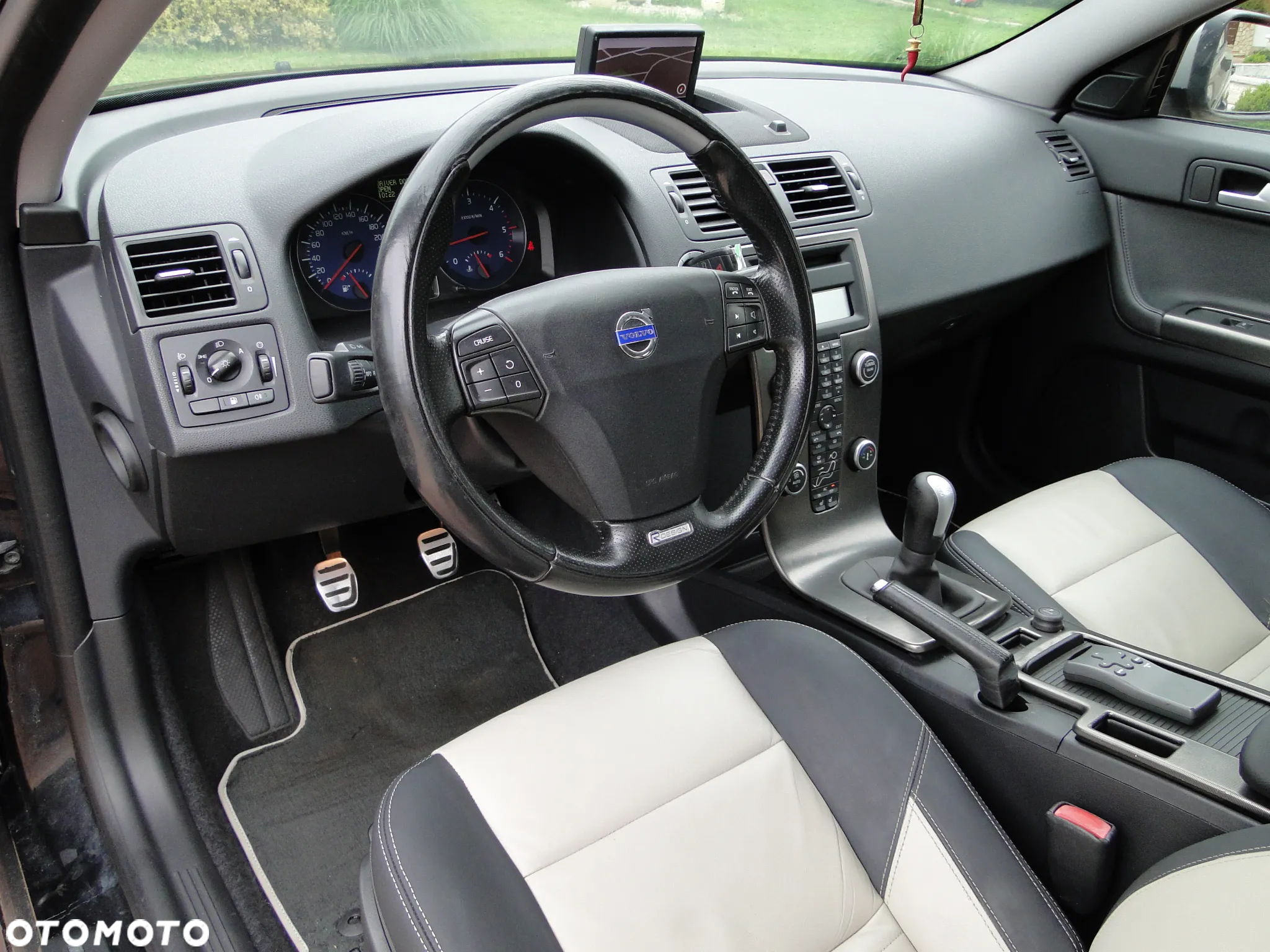Volvo V50 D3 R-Design - 19