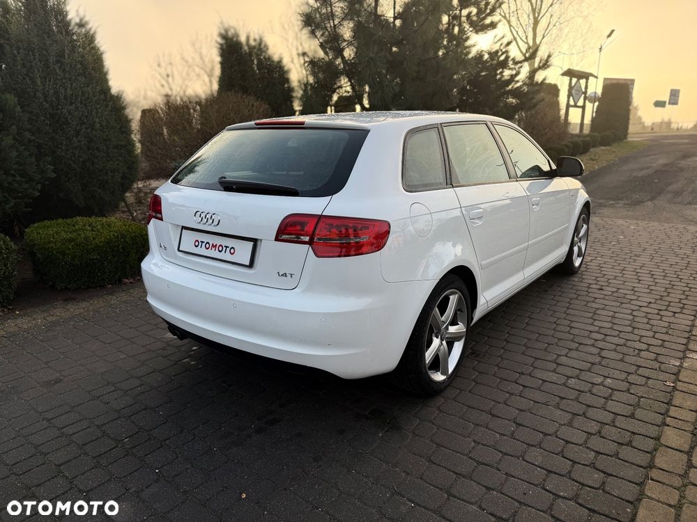 Audi A3 Sportback 1.4 TFSI S line Sportpaket - 4