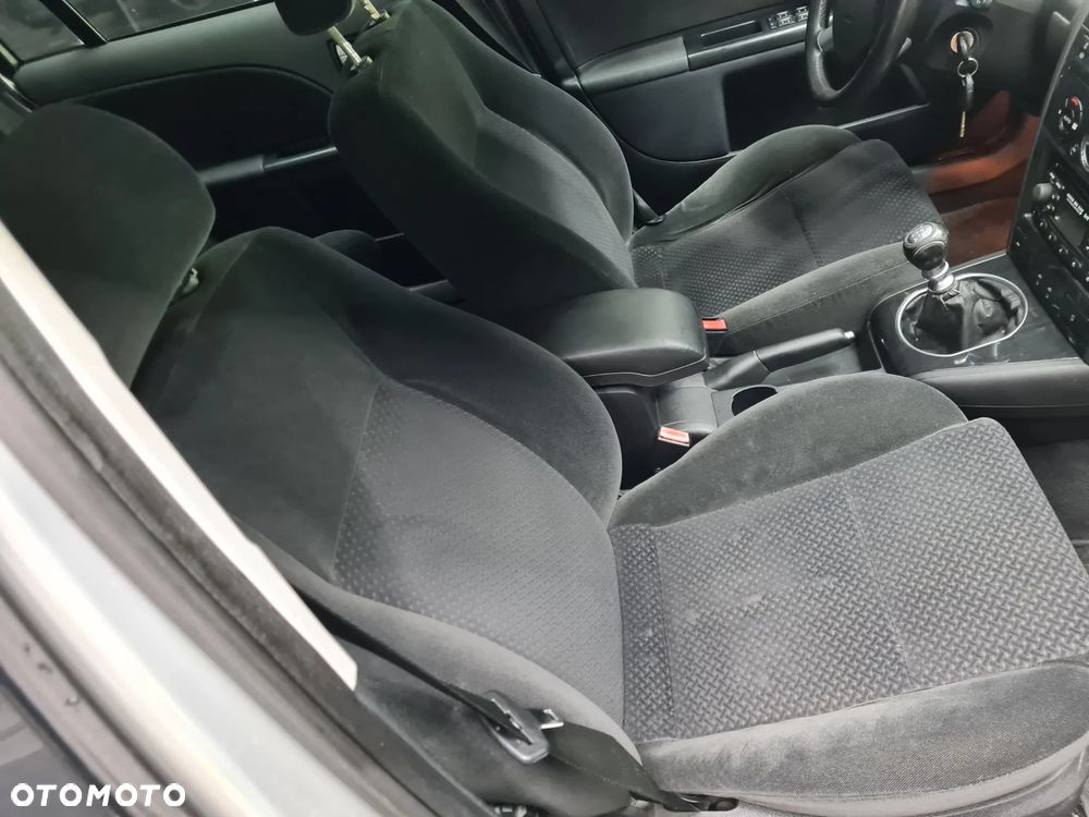 Ford Mondeo 1.8 Ghia X - 26