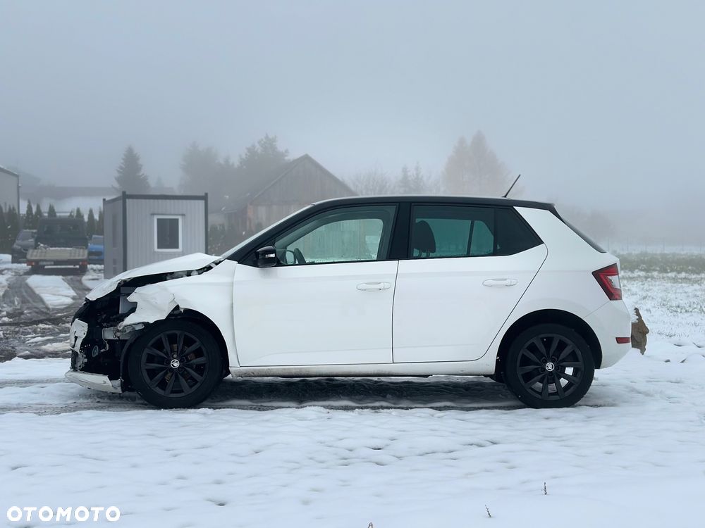 Skoda Fabia 1.0 Style Color - 10