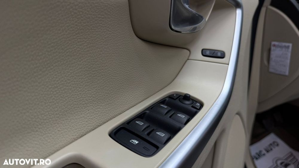 Volvo XC 60 D4 Kinetic - 25