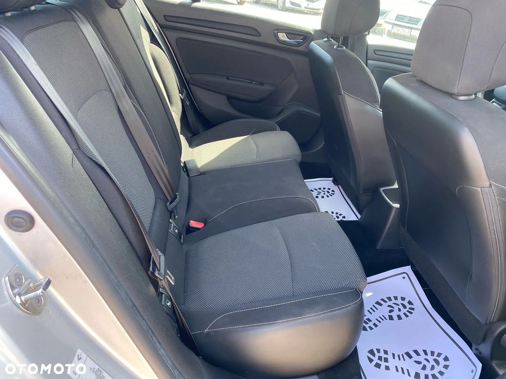 Renault Megane 1.6 SCe Zen - 24