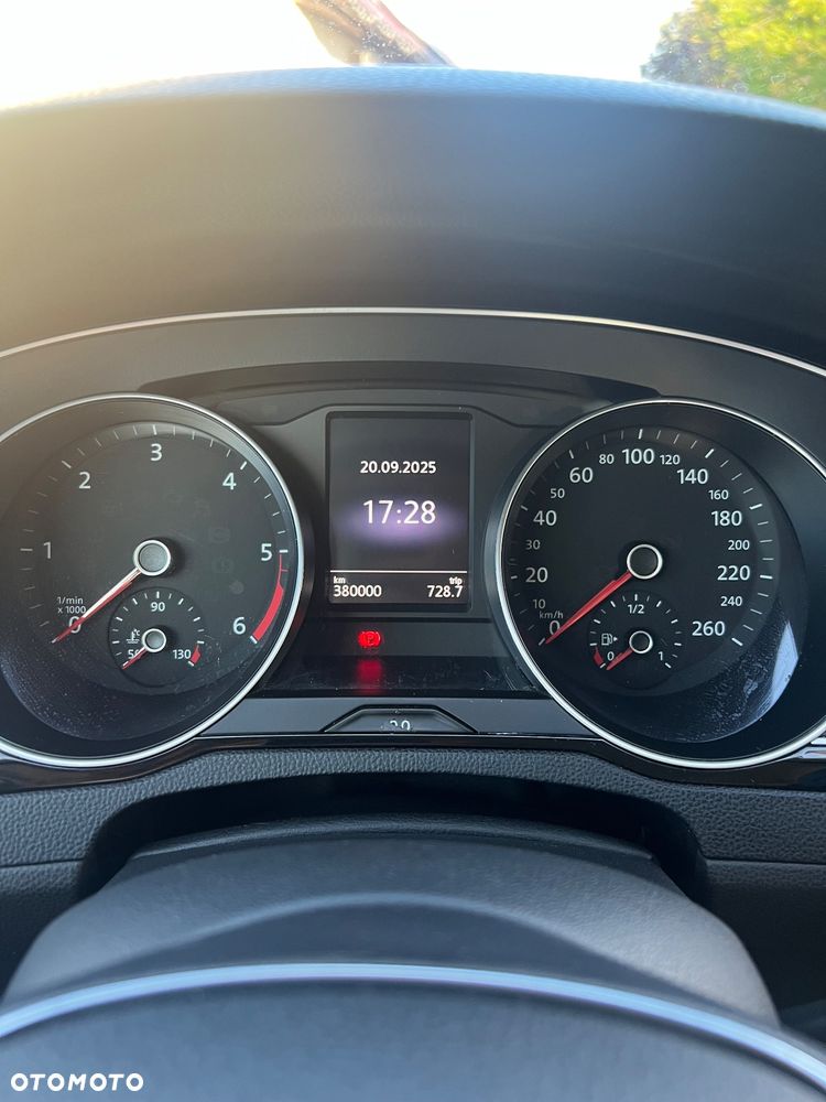 Volkswagen Passat 1.6 TDI BMT Comfortline - 24