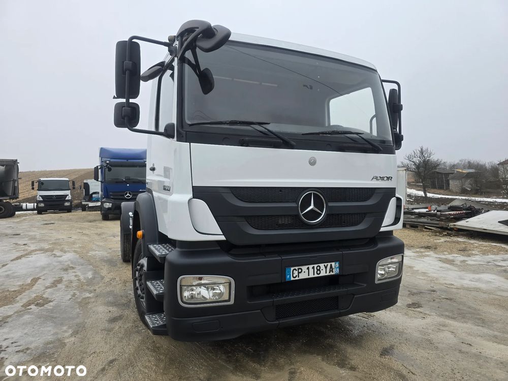 Mercedes-Benz AXOR 1833