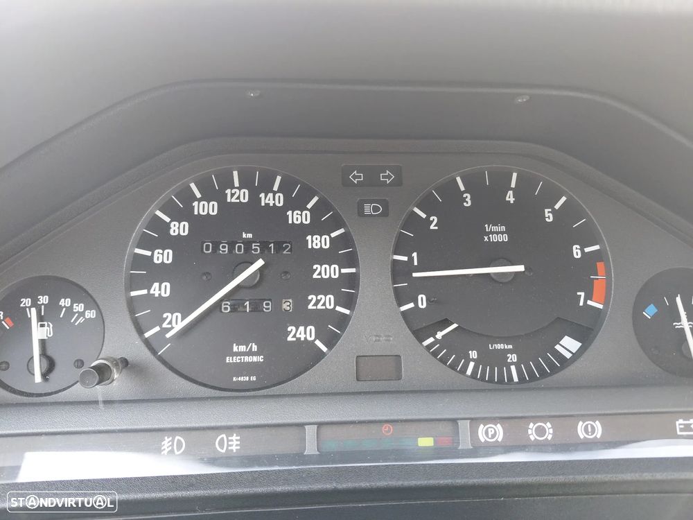 BMW 320 i Cabriolet - 11