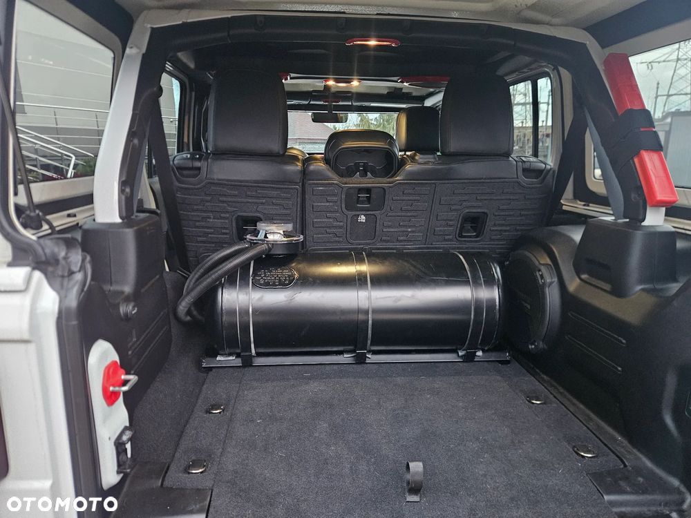 Jeep Wrangler Unlimited 3.6 Automatik Sahara - 9