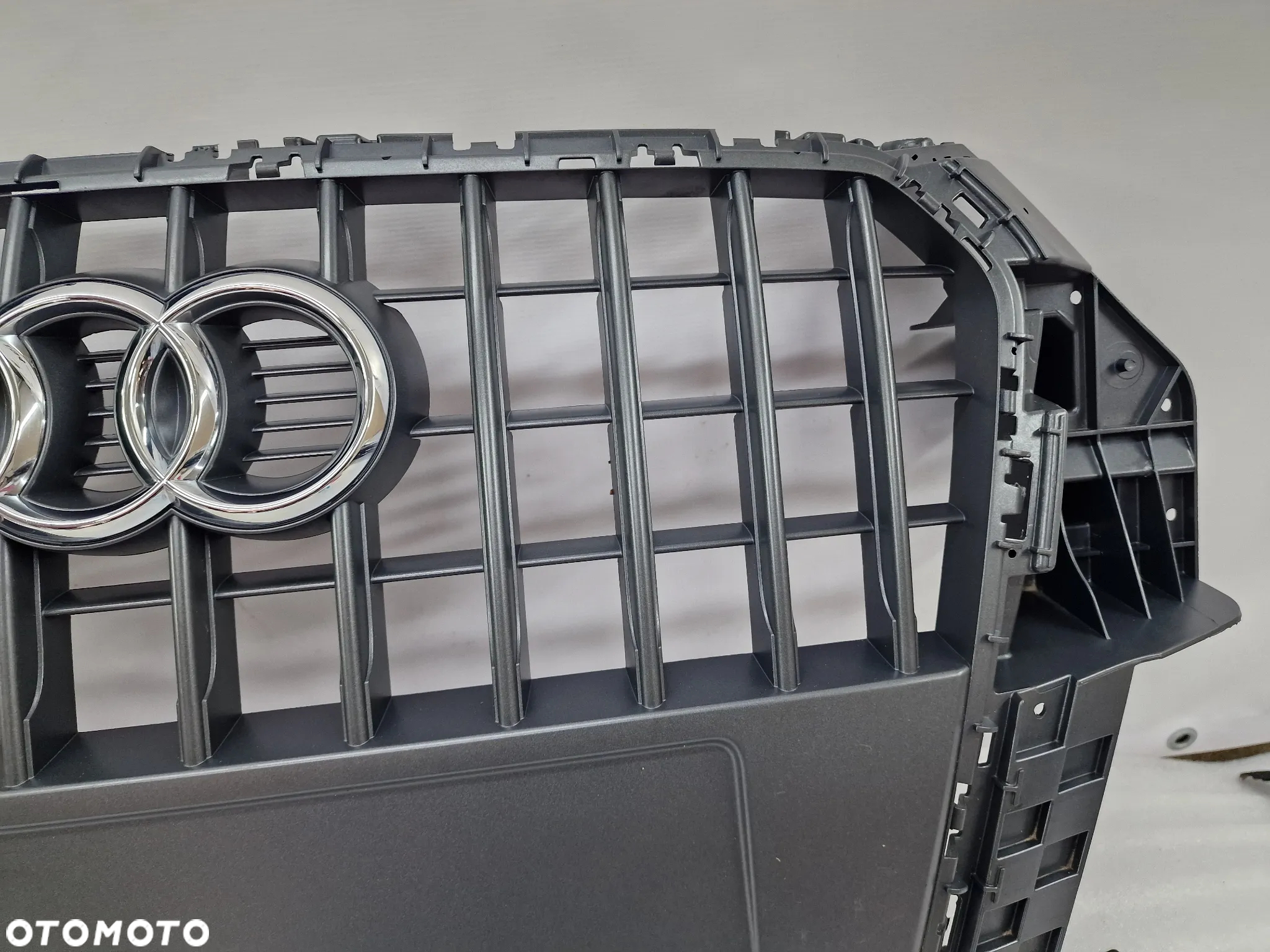 AUDI Q3 8U0 11- ATRAPA / GRILL PRZEDNI PRZÓD , NR 8U0853653H , NR AUKCJI GL536 - 4