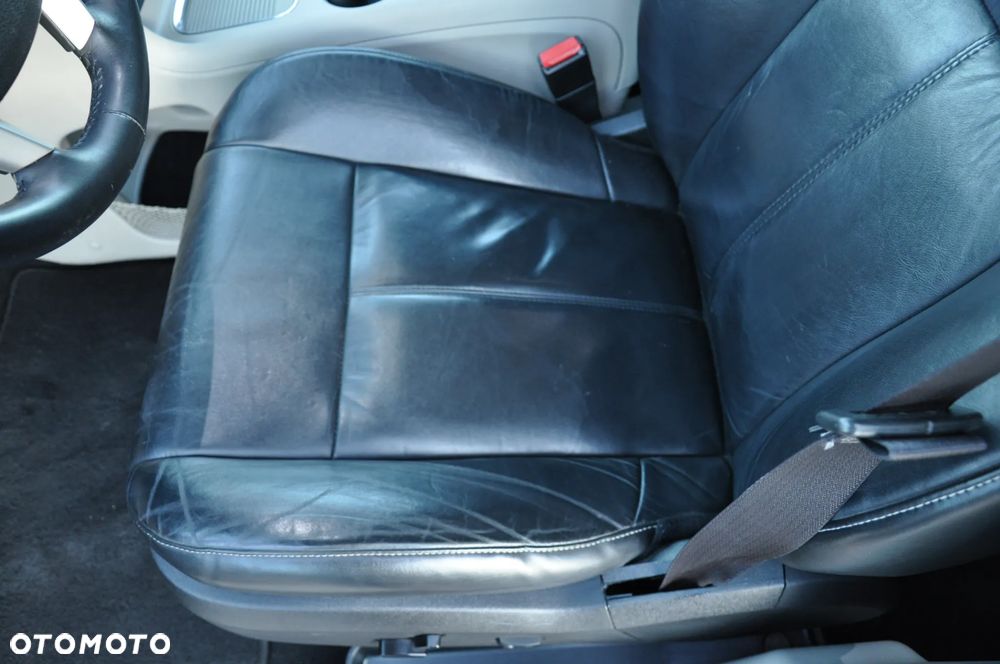 Chrysler Town & Country 3.6 Limited - 22