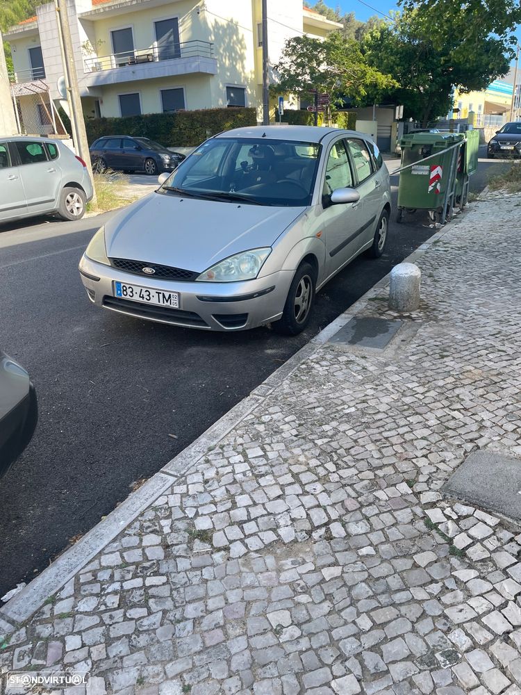 Ford Focus 1.4 Ambiente - 1