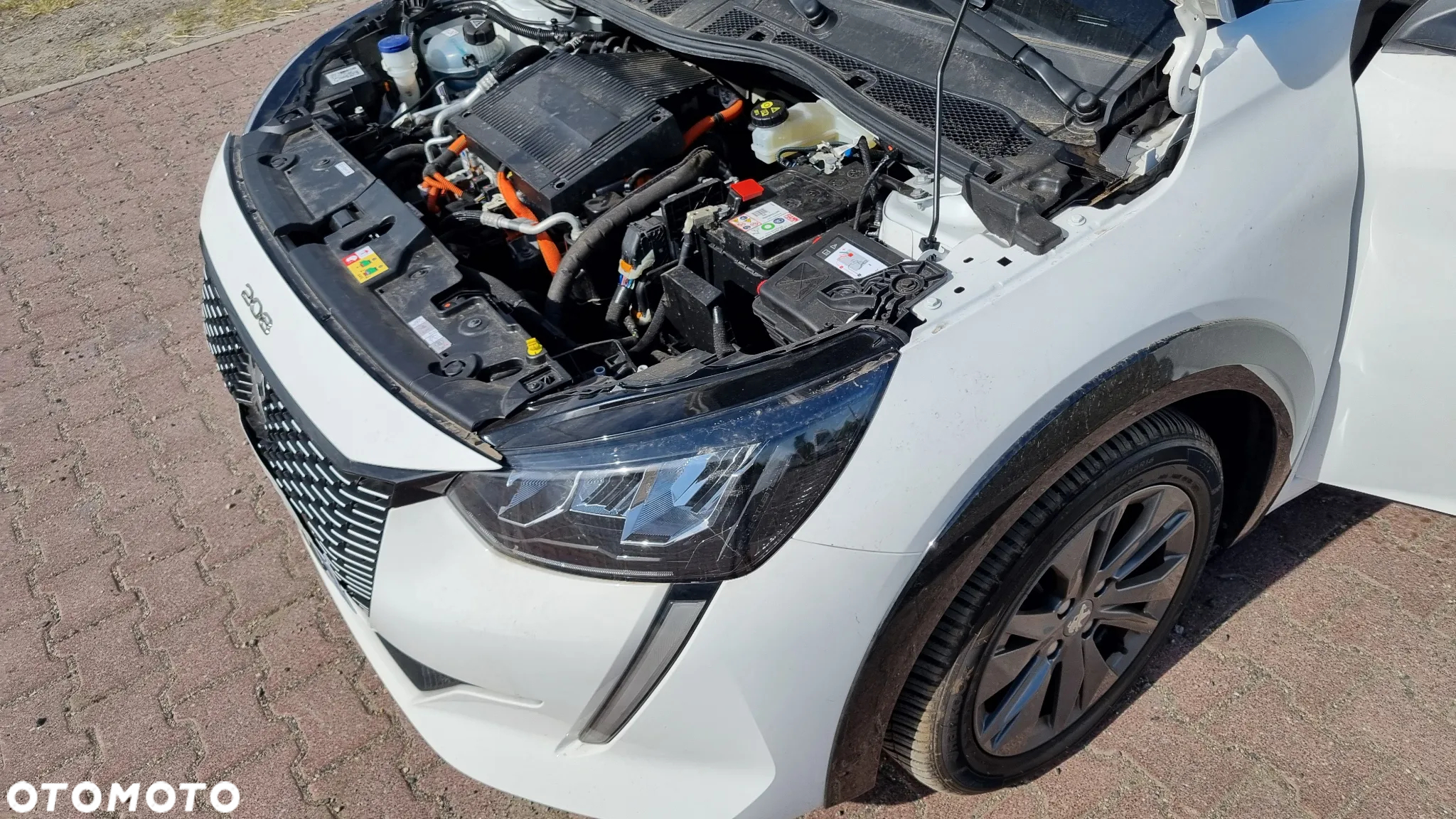 Peugeot 208 - 28