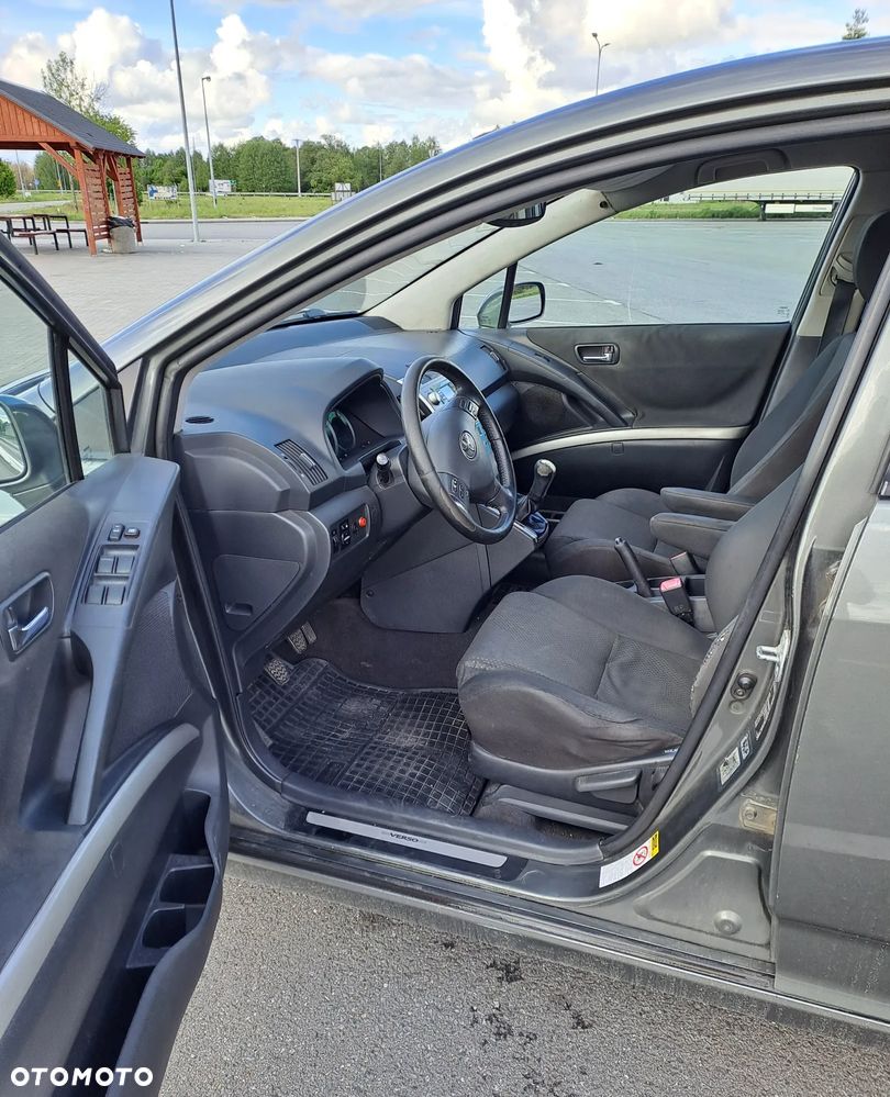 Toyota Corolla Verso 2.2 D-4D Sol + 7os - 8
