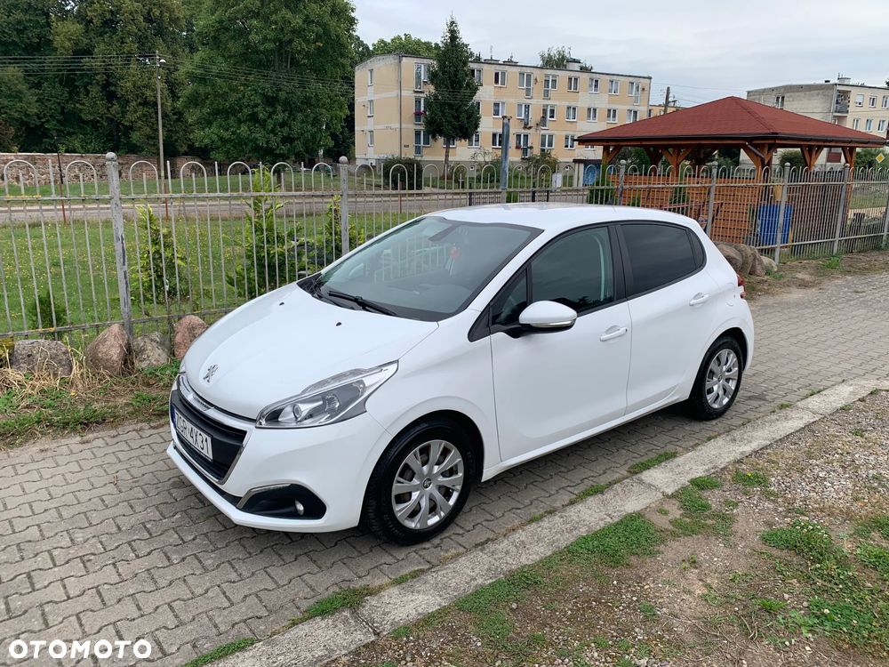 Peugeot 208 - 11