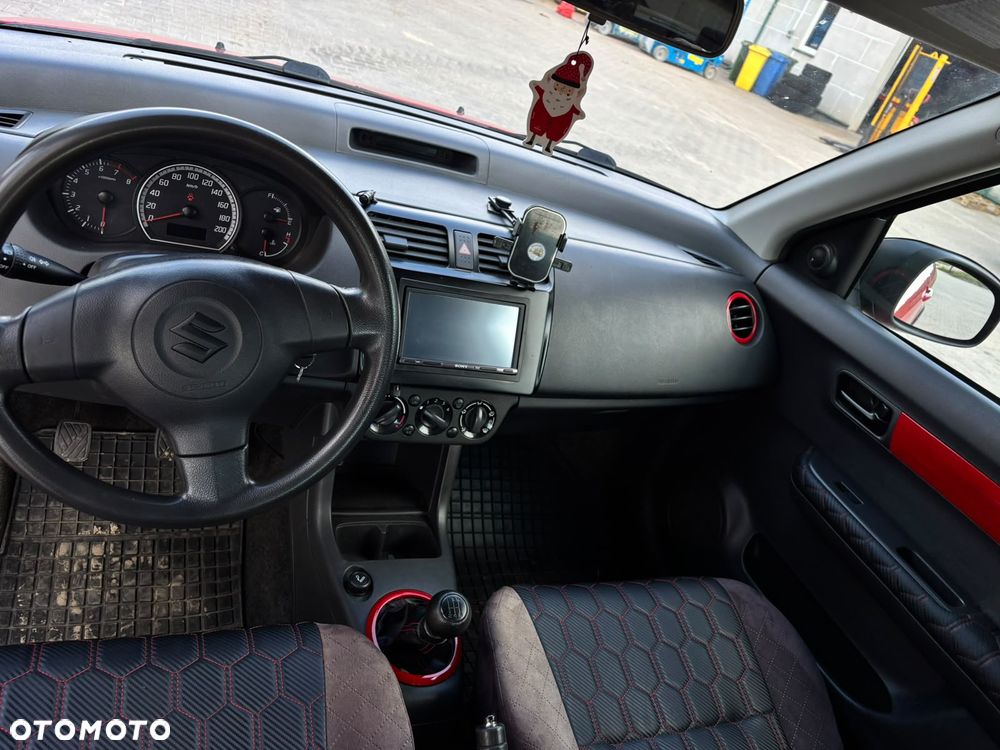 Suzuki Swift 1.3 GC - 4