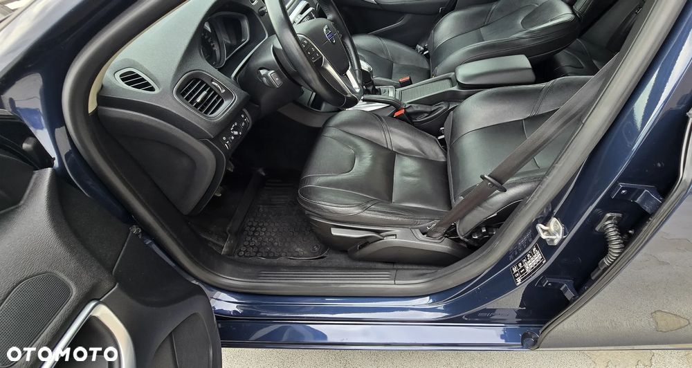 Volvo V40 - 18