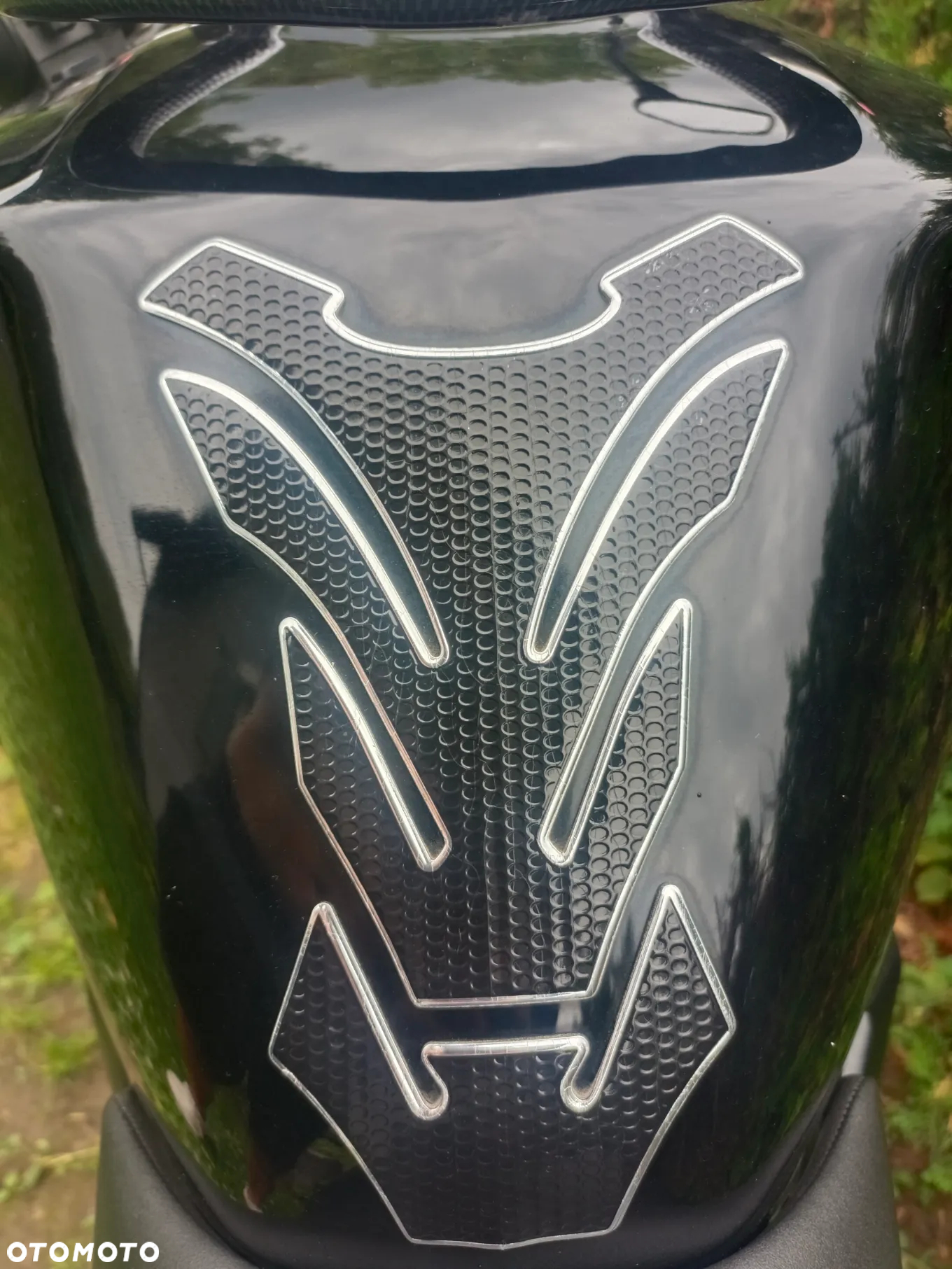 Suzuki GSR - 8