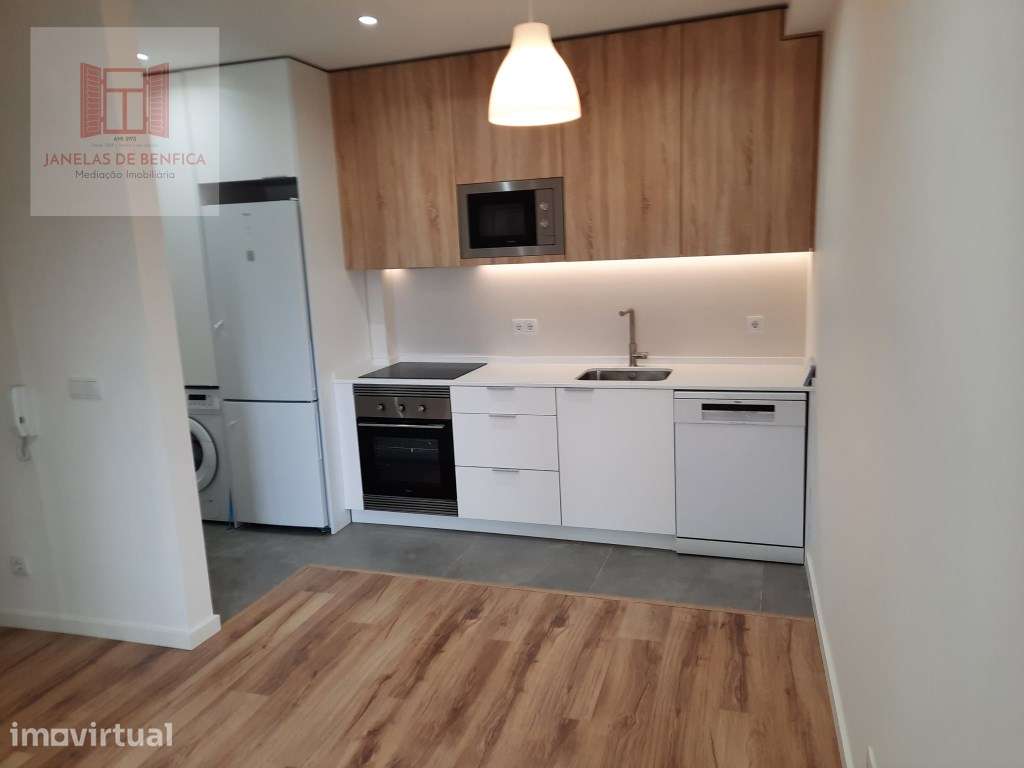 Apartamento Recuperado C/ cozinha equipada-Centro da Amadora - Grande imagem: 3/18