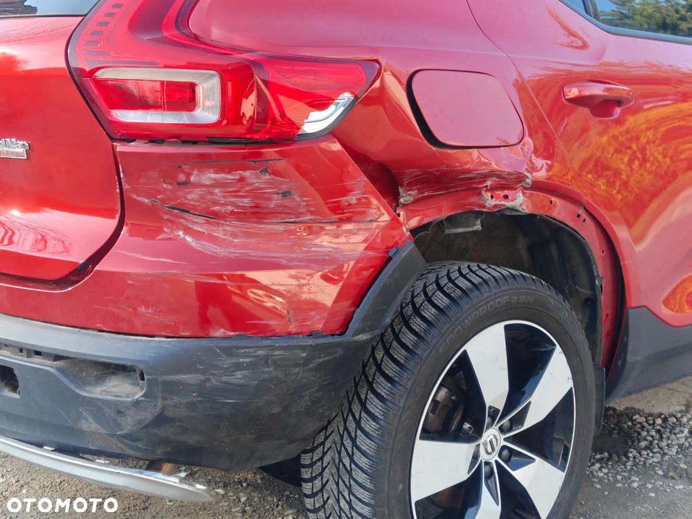 Volvo XC 40 T4 AWD Geartronic Momentum Pro - 19