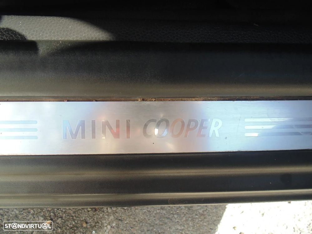 MINI 3 Portas Cooper D - 18