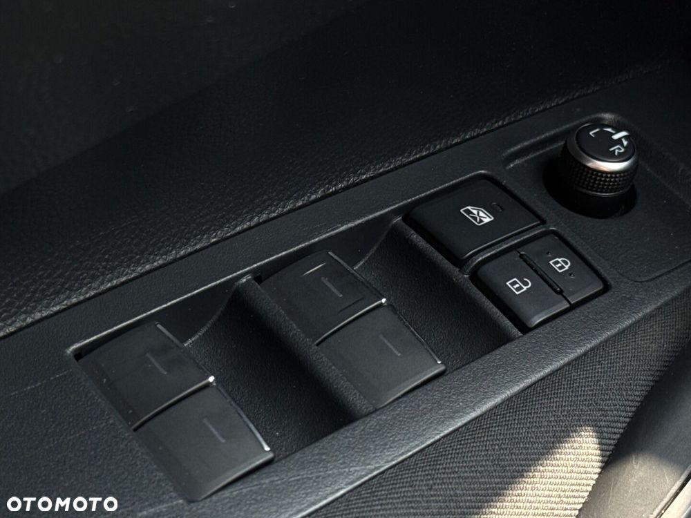 Toyota Corolla 1.8 Hybrid Comfort - 18