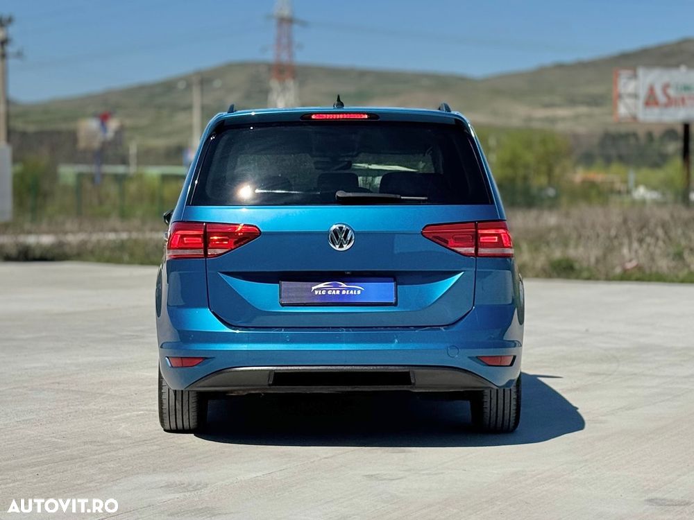 Volkswagen Touran - 8