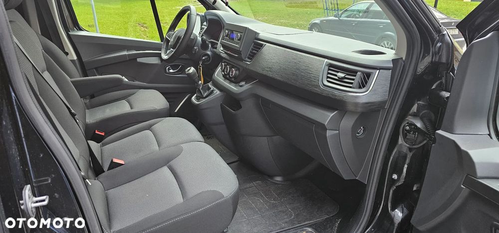 Renault Trafic 2.0 dCi - 10