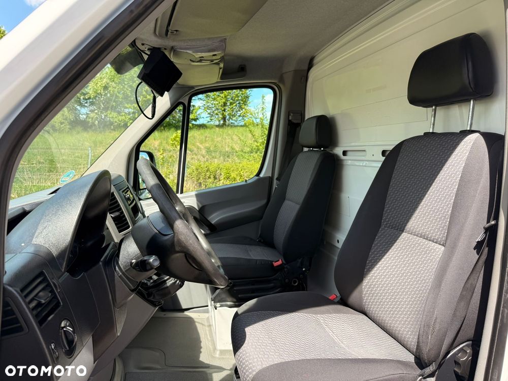 Volkswagen Crafter - 13
