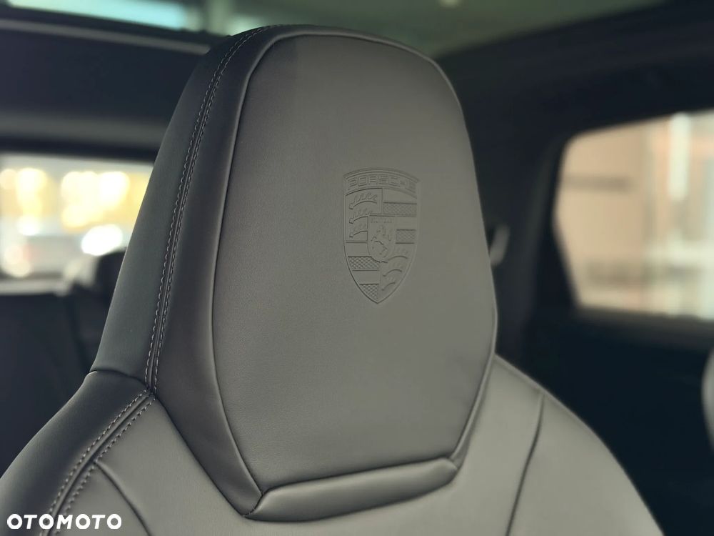 Porsche Cayenne E-Hybrid PHEV Black Edition - 29