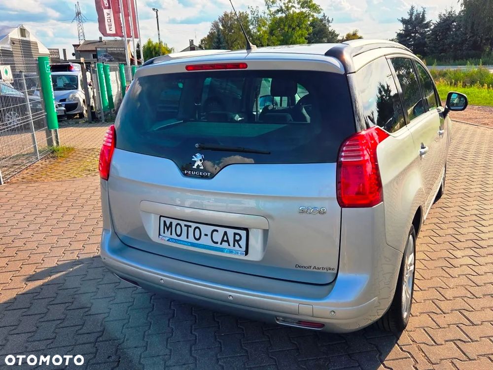 Peugeot 5008 HDI 115 Allure - 10