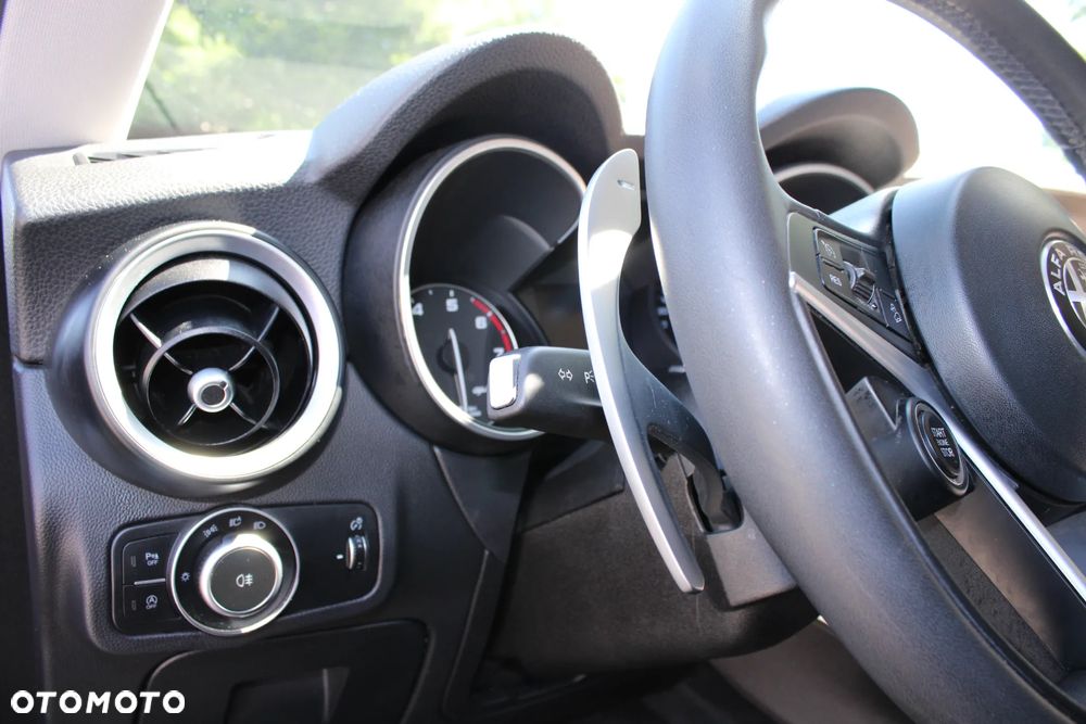 Alfa Romeo Stelvio 2.0 Turbo 16V AT8-Q4 - 23
