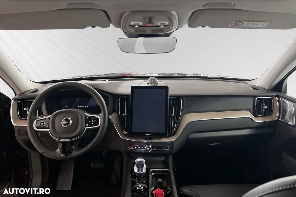 Volvo XC 60 T6 AWD AT PHEV Plus Dark - 2