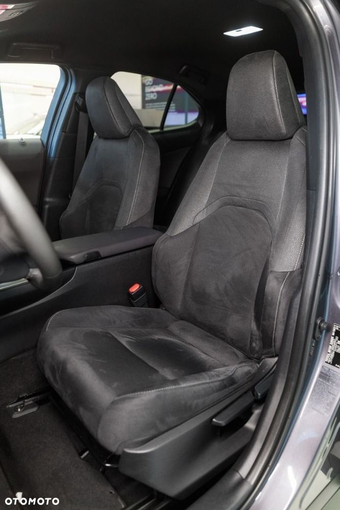 Lexus UX - 9