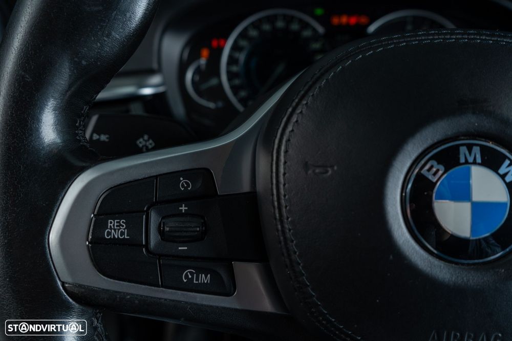 BMW 530 e Pack M - 20