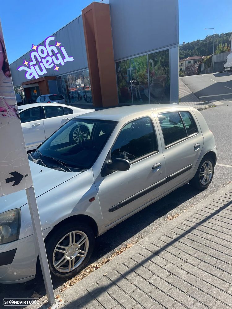 Renault Clio - 7