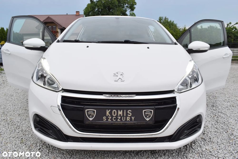 Peugeot 208 - 11