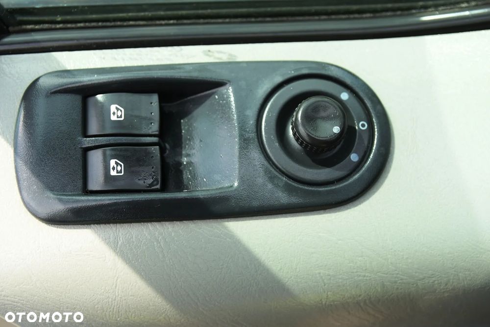 Renault Trafic - 32