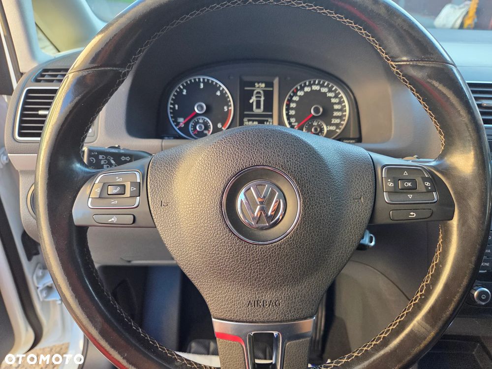 Volkswagen Touran 1.6 TDI DPF DSG MATCH - 36